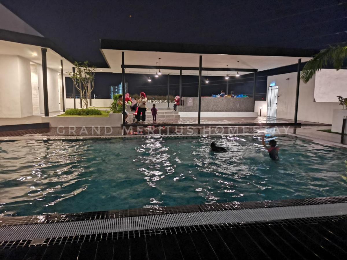 Grand Meritus Homestay @Penang Perai Buitenkant foto